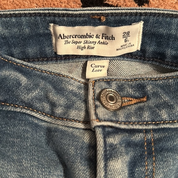 Abercrombie & Fitch Curve Love Jeans size 6L - Picture 4 of 4